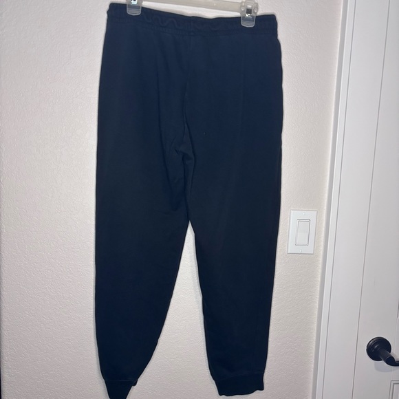Nike Men’s Black Jogger Pants with embroidered Logo - Picture 6 of 8